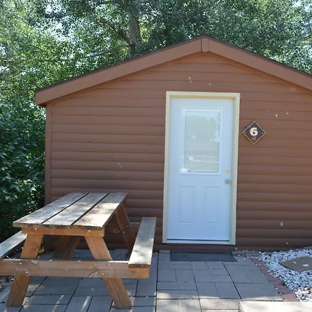 No Name City Luxury Cabins & Rv-3